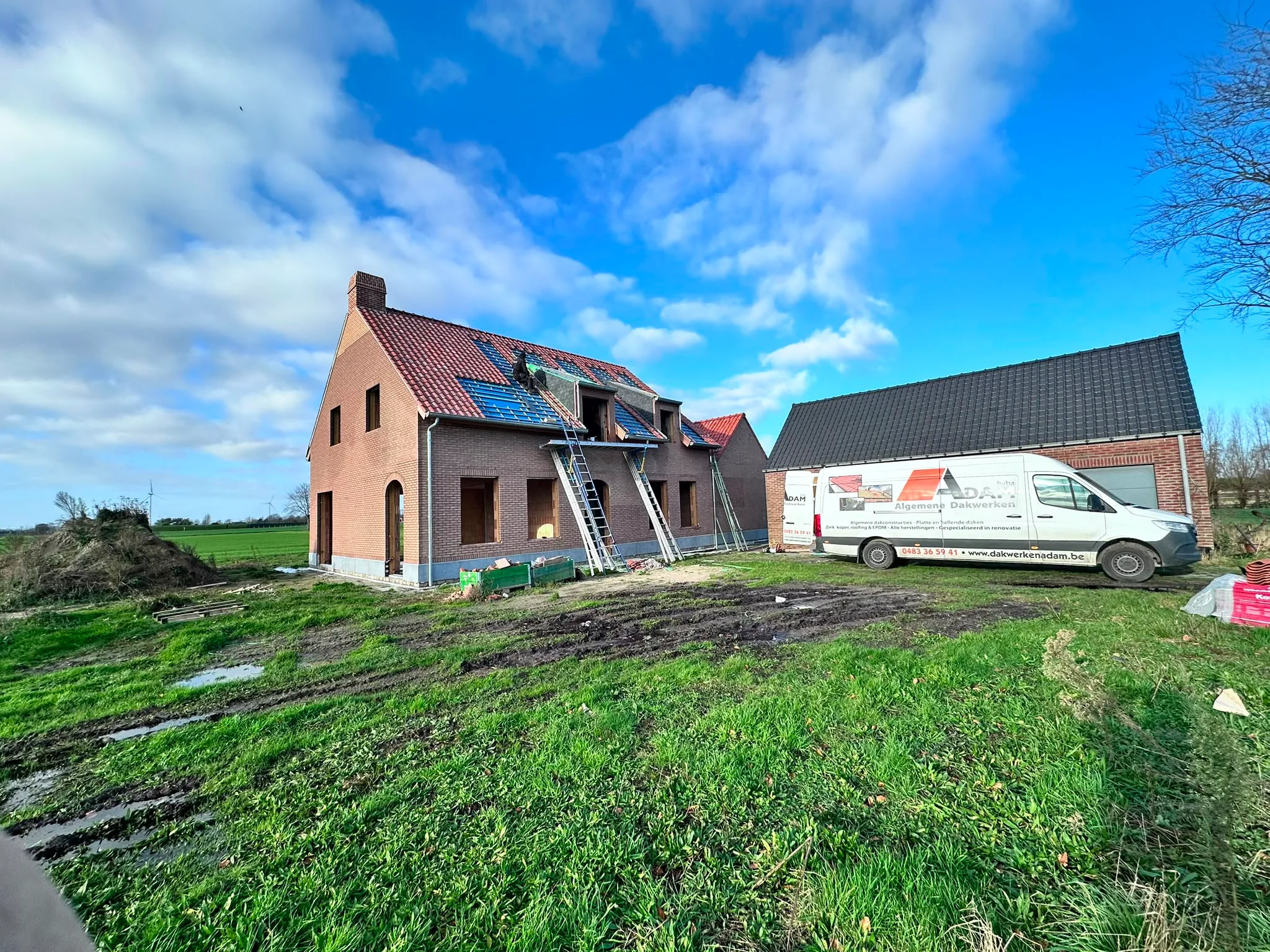 Dakwerkzaamheden aan onderhanden woning