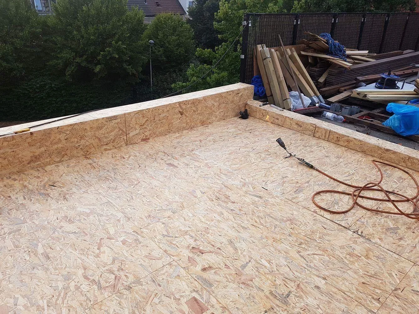 Plat dak gereed voor dakbekleding