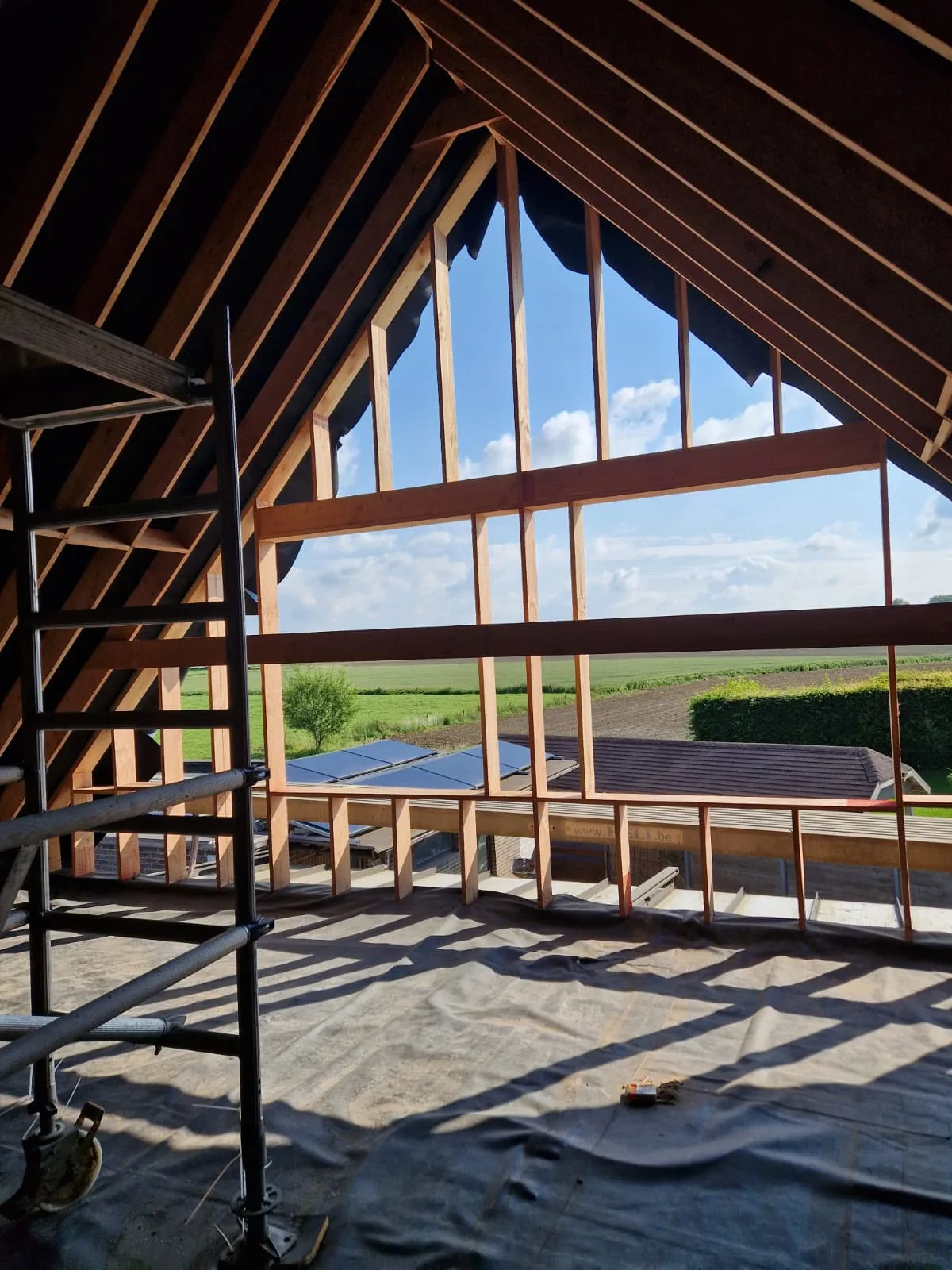 Dakwerk renovatie met landschappelijk uitzicht