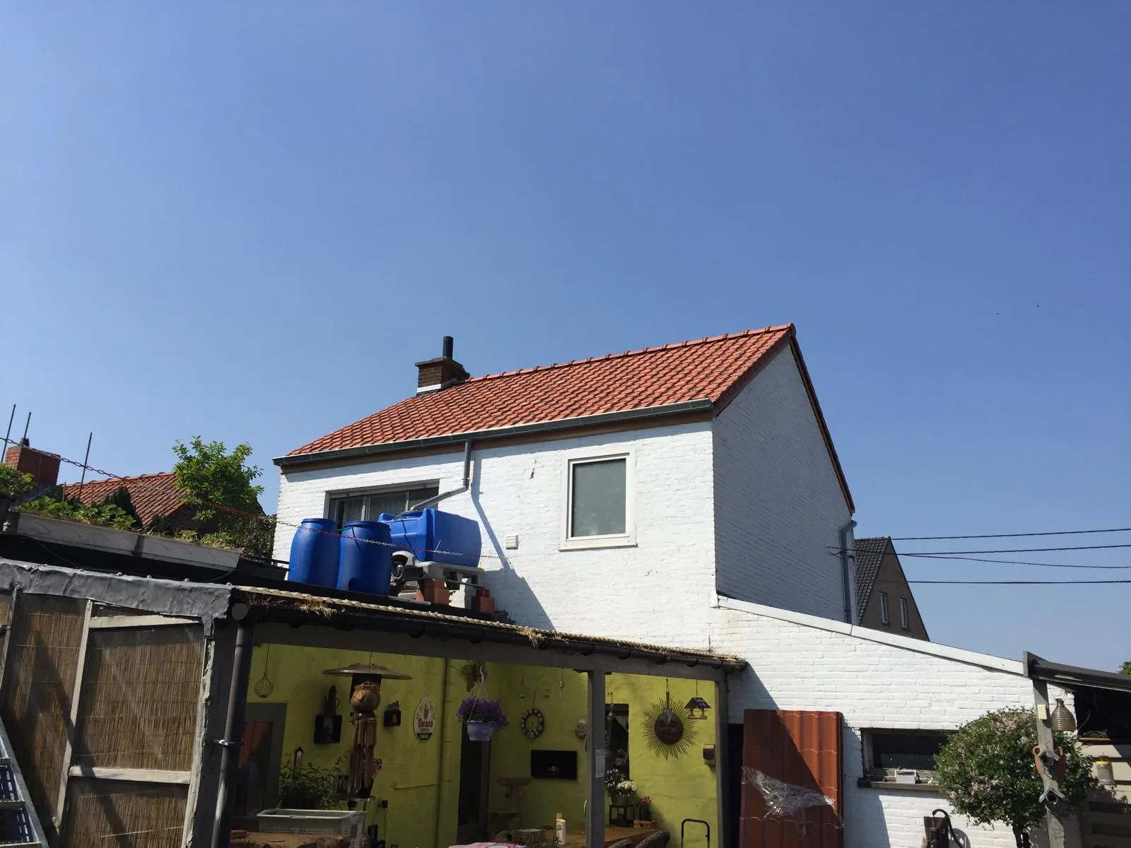 Gerenoveerd woonhuis met nieuw terracotta dak