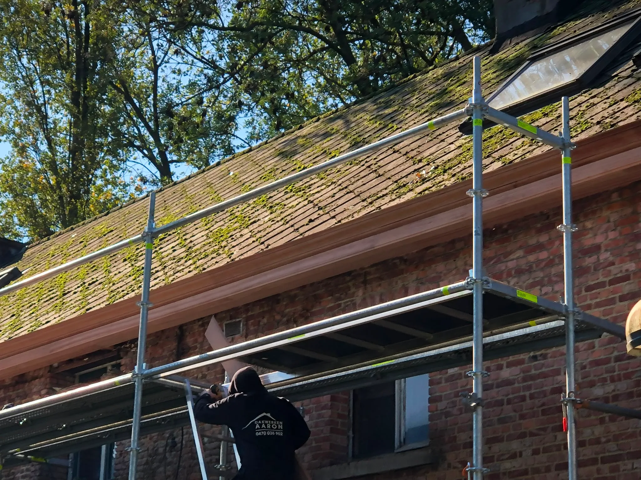 Dakbedekking aanbrengen op residentiële woning