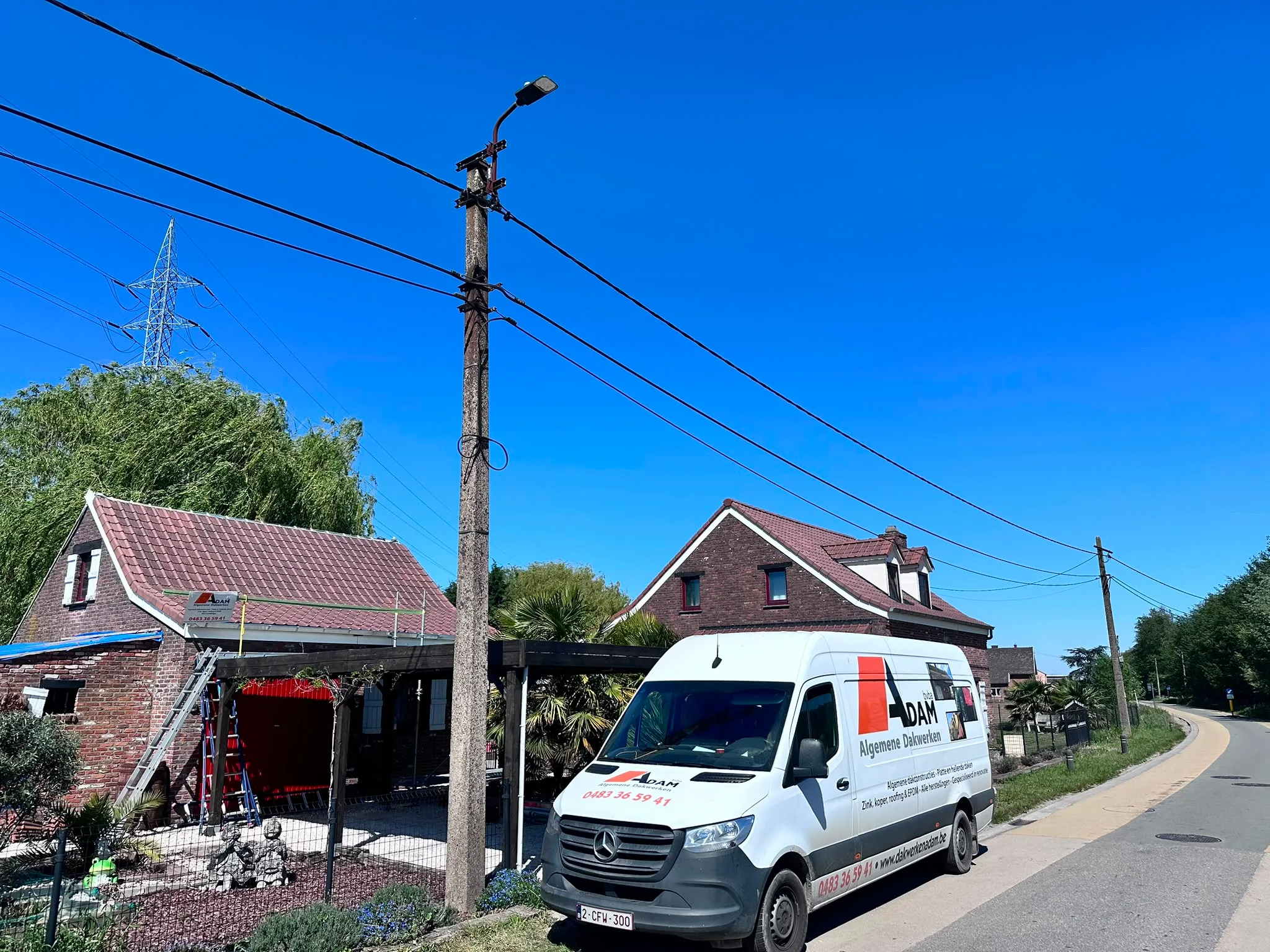 Dakwerkproject aan traditioneel woonhuis