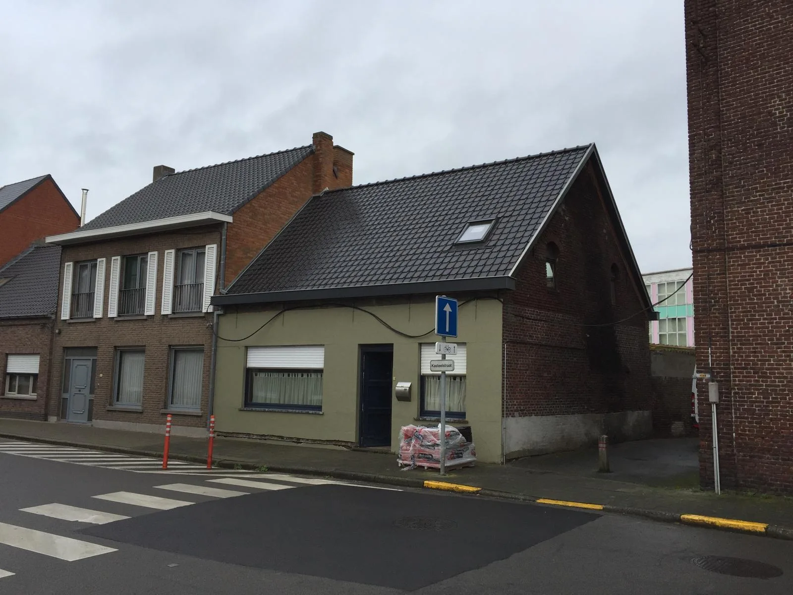 Nieuw dak in zwarte pannen