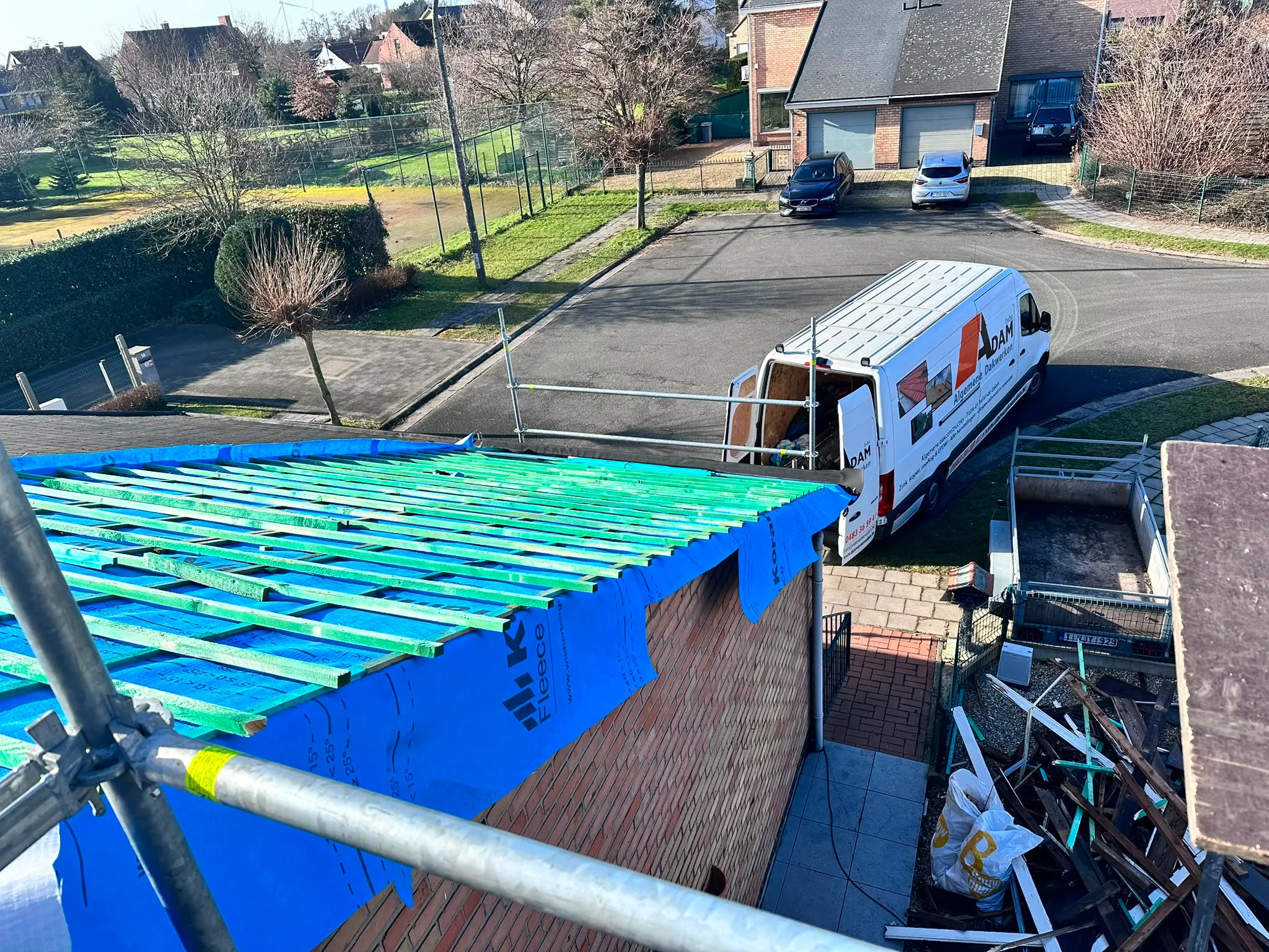 Dakconstructie met staalframe op woonhuis